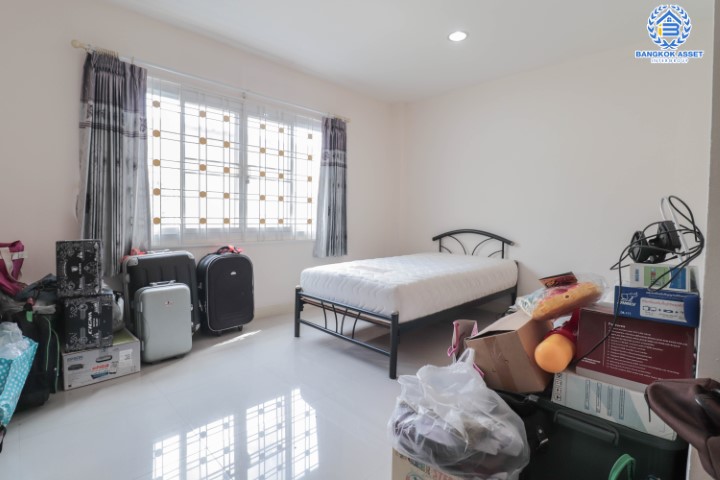 *****ทาวน์เฮ้าส์มือสองย่านนนทบุรี ม.ศิริชัย3 พิบูลย์สงคราม 22 บนเนื้อที่ 18.9 ตร.ว. ฟังก์ชัน 4 ห้องนอน 3 ห้องน้ำ 1 ที่จอดรถ แถมฟรี! 3 เครื่องปรับอากาศ 2 เครื่องทำน้ำอุ่น บ้านหันทิศเหนือ ทำเลดีมาก ใกล้สะพานพระราม5 และรถไฟฟ้าสายสีม่วง "สถานีแยกติวานนท์"